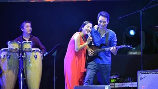 Trưa Vắng - Mỹ Linh [Fancam Hd]
