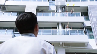 Khi bạn xin lỗi crush nhưng lại nhờ bạn thân