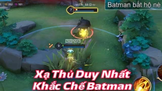 Violet Xạ Thủ Duy Nhất Không Ngán Batman