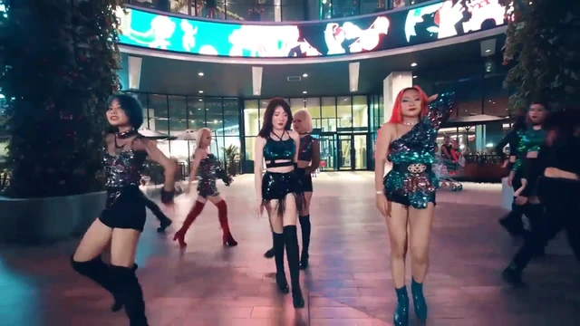 Vì Ai Anh Vẫn Đứng Đây♫♫ NQP