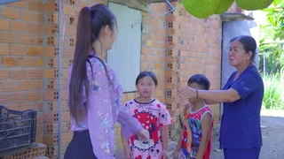 Đón Tết Xa Nhà - Đông Phương Tường