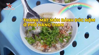 Thanh mát món bánh đúc nộm ở phố Hàng Than