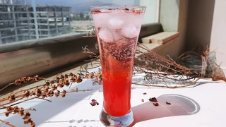 Cách pha chế cocktail hoa hồng đúng cách