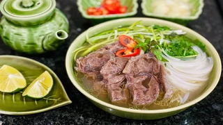 Công thức nấu phở bò gia truyền vạn người mê, dễ làm 