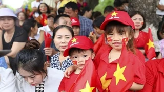 Hình ảnh chưa từng thấy: Vạn người đội mưa theo dõi Lễ Kỷ niệm 70 năm Chiến thắng Điện Biên Phủ (phần 5)