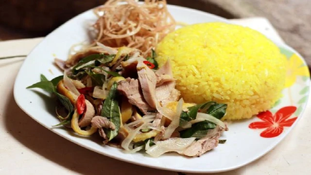 Cách nấu cơm gà Hội An ngon không thua gì cơm gà bà Buội