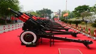 21 phát đại bác rền vang trong Lễ kỷ niệm 70 năm Chiến thắng lịch sử Điện Biên Phủ 