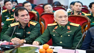 Bác sĩ quân y rơi nước mắt trên trường quay, kể lại những lần vào sinh ra tử ở lòng chảo Điện Biên