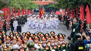 Dòng người hát vang “Việt Nam Hồ Chí Minh” trên đường phố Điện Biên trong ngày kỷ niệm đặc biệt (phần 2)