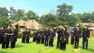 Để điệu Sli mãi ngân vang