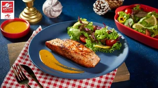 Trổ tài làm cá hồi nướng lá nếp đẳng cấp nhà hàng