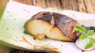 Cá tuyết nướng muối hồng: Món ăn bổ dưỡng, nấu cực kì nhanh