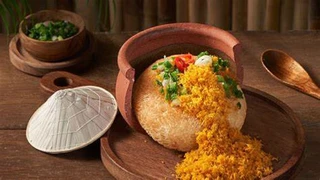Cơm niêu đập: Món ngon, hấp dẫn từ cái tên