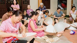  Mộc mạc nón lá Sai Nga