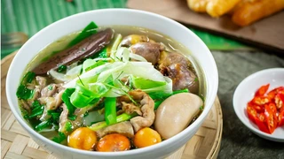 Học làm phở gà Đông Tảo ngọt thơm chuẩn vị