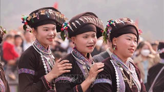 Lễ hội Bun Vốc Nặm của dân tộc Lào