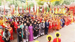 Khai hội truyền thống Đền Đô 2024