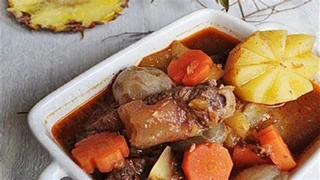 Bò hầm trái cây: Lạ mà ngon