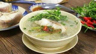Làm cháo cá lóc bổ dưỡng cho gia đình 