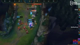 Faker VÁC EZREAL FULL AP RA MID VỚI ĐIỂM NHẤN LÀ DAO ĐIỆN STATIKK SIÊU LỖI