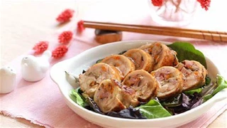 Tuyệt chiêu làm gà cuốn cải rổ thơm mát cho cả gia đình 