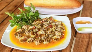 Cách làm ốc hương sốt trứng muối ngon "bá cháy"