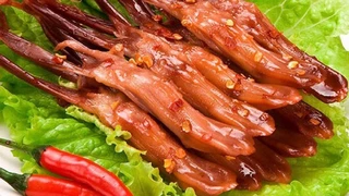 Món ngon và lạ chế biến từ lưỡi vịt 