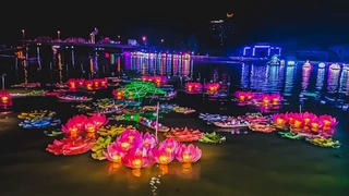 Lễ hội hoa đăng - hành trình tâm linh