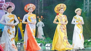 “Nếp áo Thanh xuân” - lan tỏa và tôn vinh di sản áo dài Việt Nam