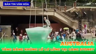 Tảng Băng Khủng Lồ Lơ Lửng Tại Cảng Sydney (Australia)