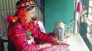Gìn giữ nét đẹp trang phục truyền thống (phần 5)