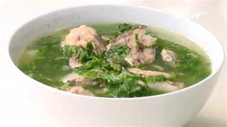 Mát lành canh cá thát lát nấu cải xanh