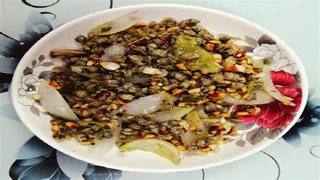 Cách chế biến Hến xào Hành tây, ngon và an toàn