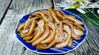Cách làm món tai lợn om nước dừa