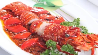 Đón đông với món tôm hùm sốt cay
