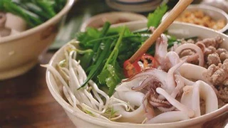 Hủ Tíu Mực- Bữa sáng cuối tuần cho cả nhà