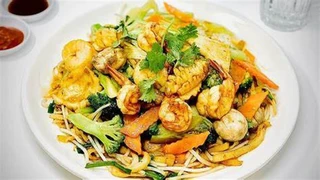 Cách làm phở trộn hải sản 