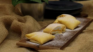 Bánh Crếp cốm - Món văn vặt thơm ngon 