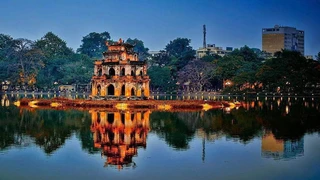Hồ Gươm nơi lắng hồn núi sông ngàn năm (Phần 2)