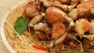 Cách làm món ếch chui "rơm" 
