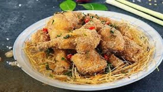 Đổi vị với món gà rang muối