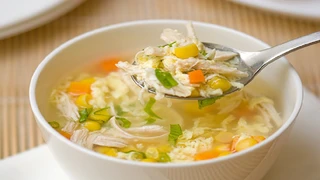 Giảm cân với món súp ức gà rau củ
