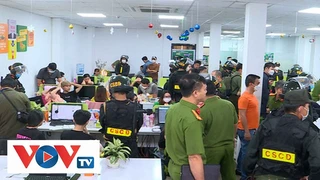 Tin nóng ngày 30/12: TP. Hồ Chí Minh: Bắt 86 đối tượng giả nhân viên ngân hàng lừa rút tiền | VOV