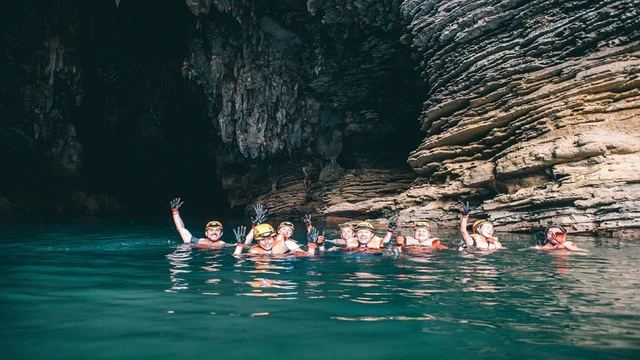 Khám phá tour du lịch Tú Làn (phần 3)