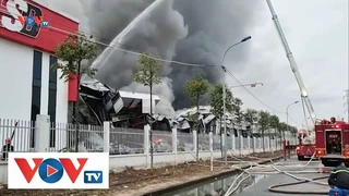 Tin Nóng: Cháy lớn công ty sản xuất băng dính ở khu công nghiệp Quế Võ | VOV