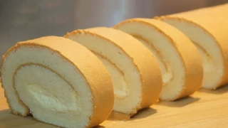 Cách làm Bánh Bông Lan cuộn Kem