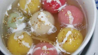 Bánh trôi ngũ sắc từ màu tự nhiên