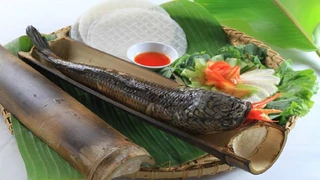 Cá lóc nướng ống tre - Đặc sản Nam Bộ