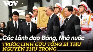 Các Lãnh đạo Đảng, Nhà nước trước linh cữu Tổng Bí thư Nguyễn Phú Trọng | VOV
