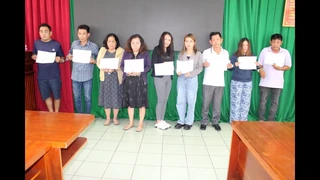 TP HCM: Bắt gọn nhóm dàn cảnh móc túi tại sự kiện đông người | VOVTV